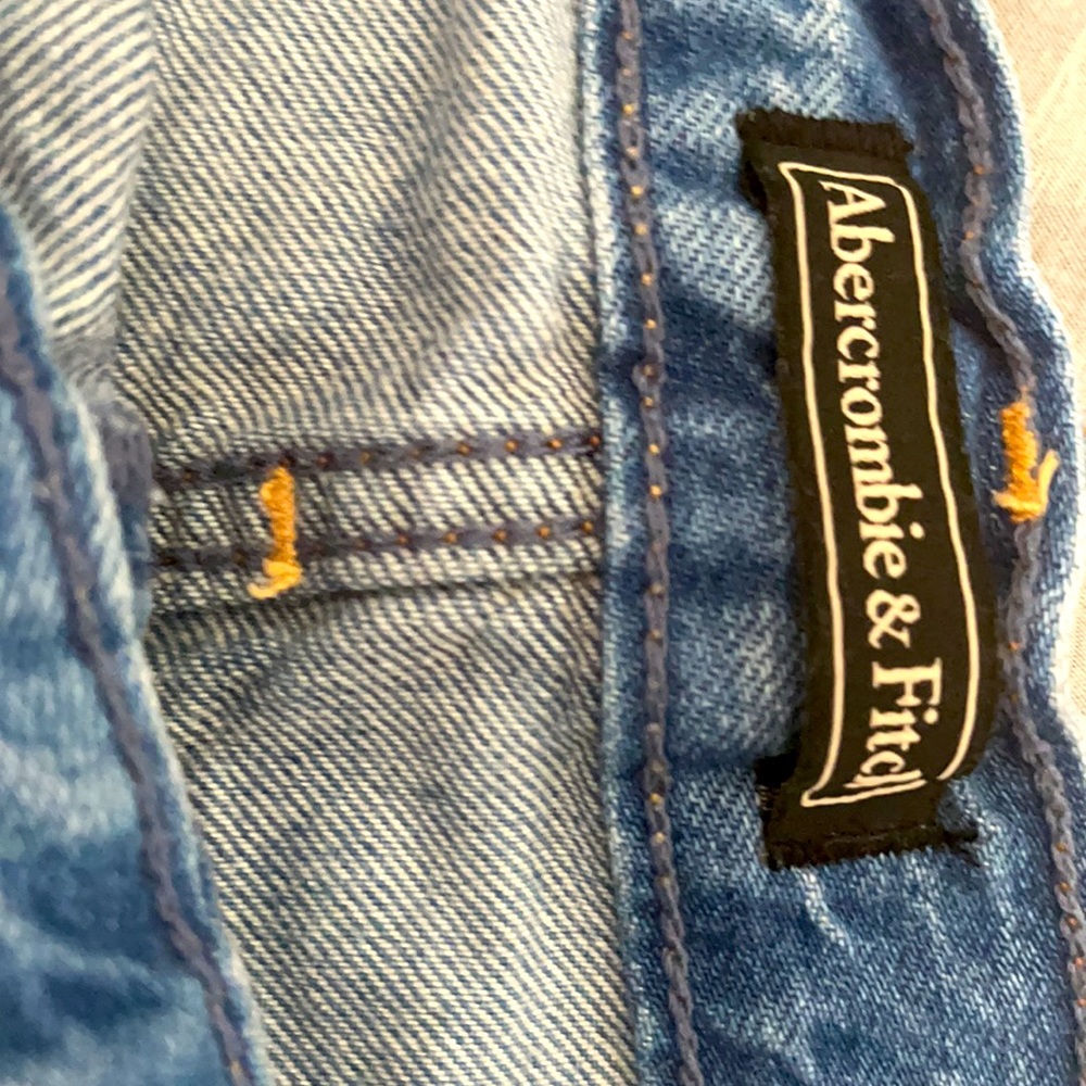 Shorts - Picture 2 of 3